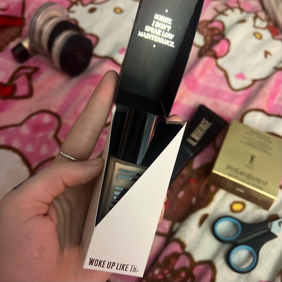 IL MAKIAGE Woke Up Like This Foundation - Shade 020 (With Box) - Picture 2 of 7